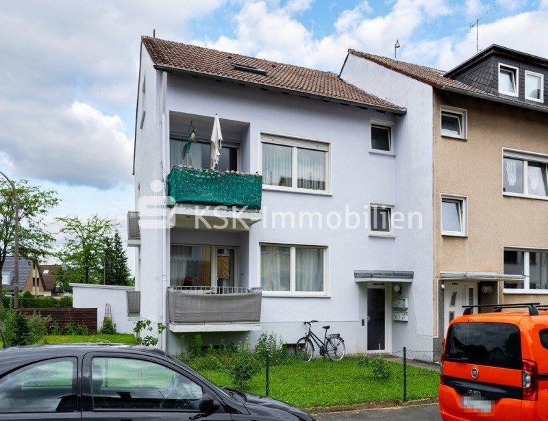 The real-estate 3-Parteienhaus in gefragter Wohnlage!